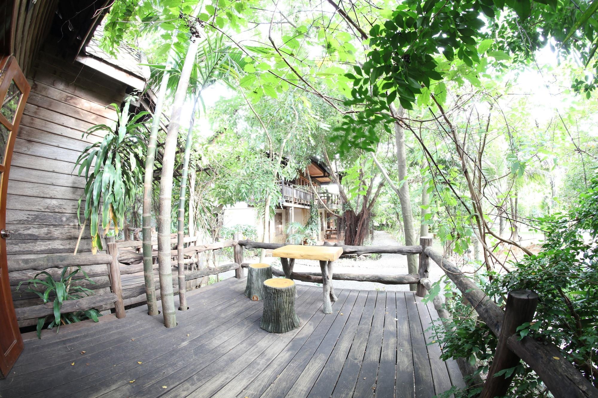 Natural Bungalows Restaurant And Bar Kampot Exterior photo