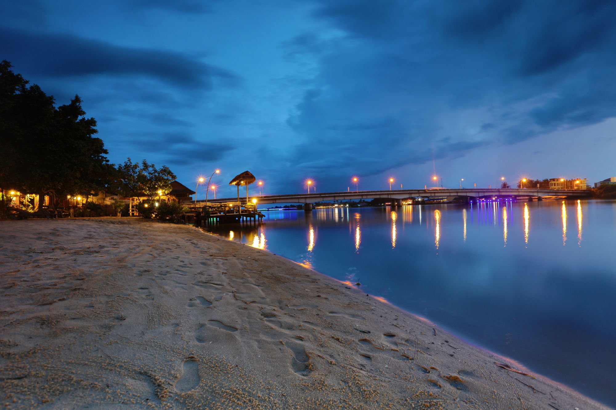 Natural Bungalows Restaurant And Bar Kampot Exterior photo