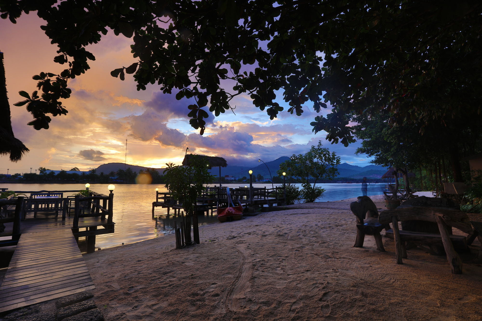 Natural Bungalows Restaurant And Bar Kampot Exterior photo