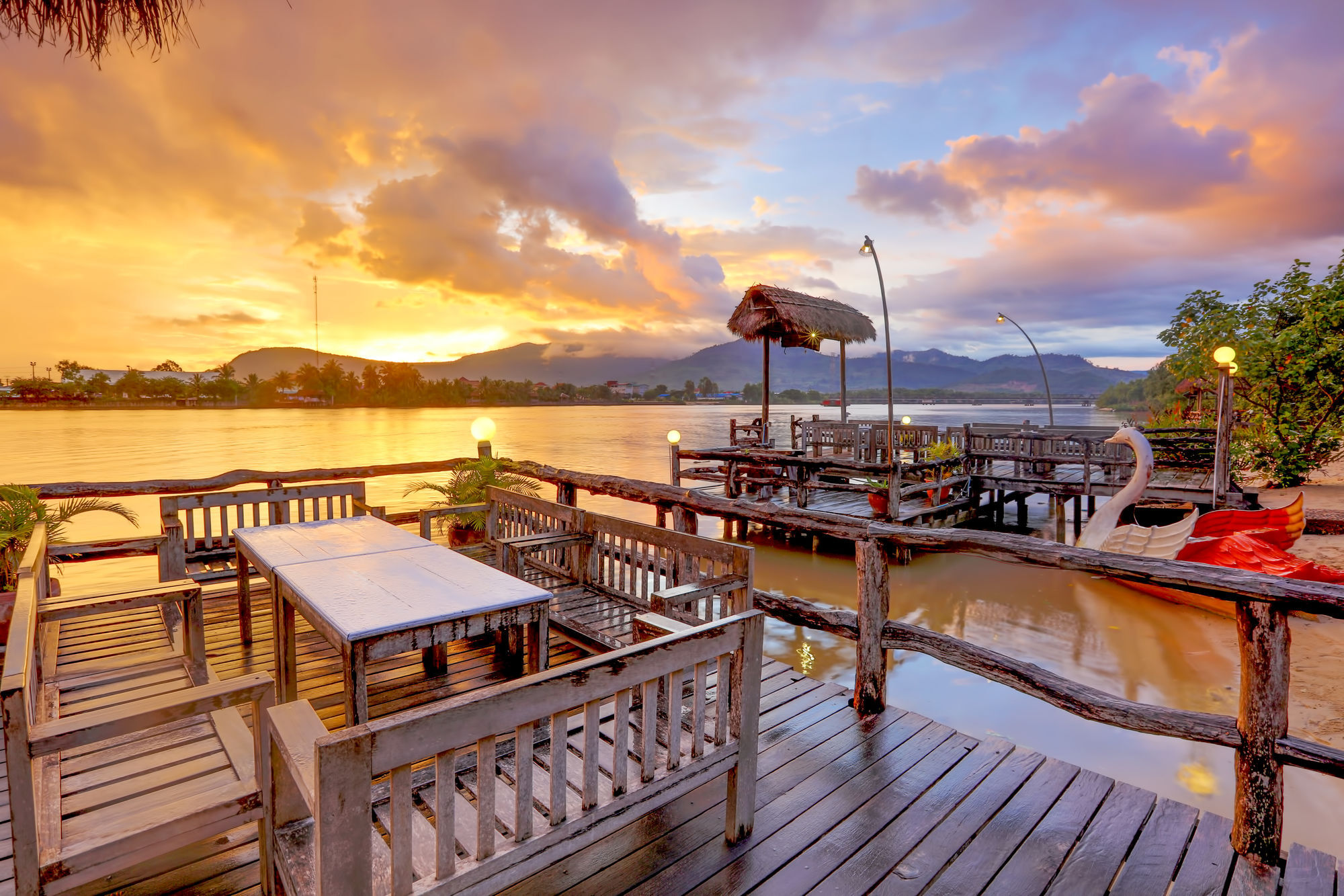 Natural Bungalows Restaurant And Bar Kampot Exterior photo